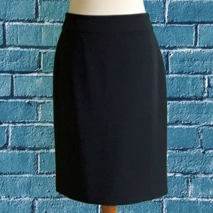 Ann Taylor Women's Size 2 Black Triacetate Suiting Skirt Lined